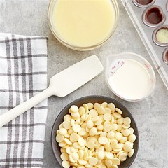 Callebaut Recipe CW2 White Chocolate Callets? 22 lb. WS-409CW2C595