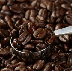 Kirkland Signature Colombian Supremo Coffee, Whole Bean, 3 lbs Medium Roast.