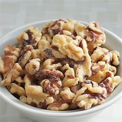 Regal Raw Walnut Halves and Pieces 5 lb. WS-113WNPCRW5