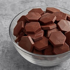 TCHO Real Fruity 68% Dark Chocolate Hexagons 6.6 lb. – 3/Pieces WS-409TFRUITY