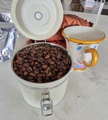 El Salvador 2lb Medium Roast Whole Coffee Beans Bulk Packaging Pantry