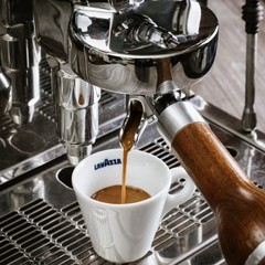 Lavazza Top Class Whole Bean Coffee Blend, Medium 2.2 Pound (Pack of 1), Blue